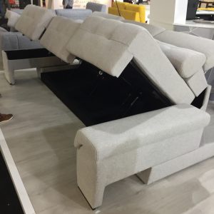 Tapisseria Sofà i Chaiselongue.