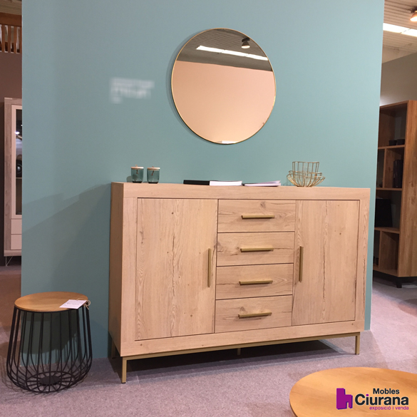 Auxiliar la sal i el pebre.